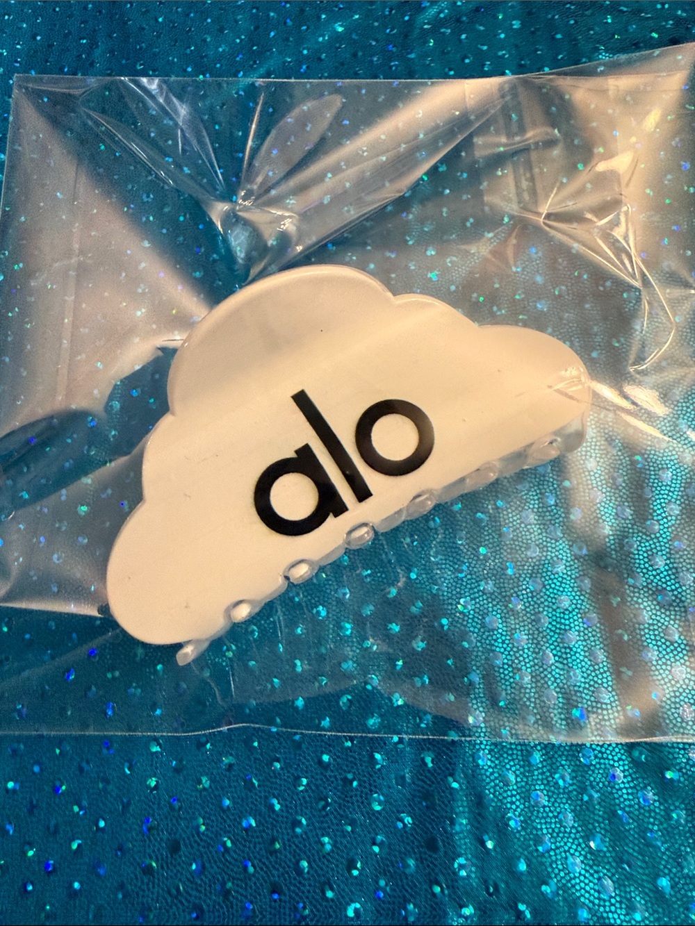 ALO Yoga Inspired White Cloud Hair Claw Clips (OS)